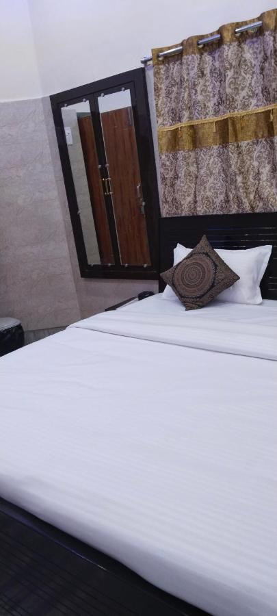 Saroja Paying Guest House Варанаси Экстерьер фото