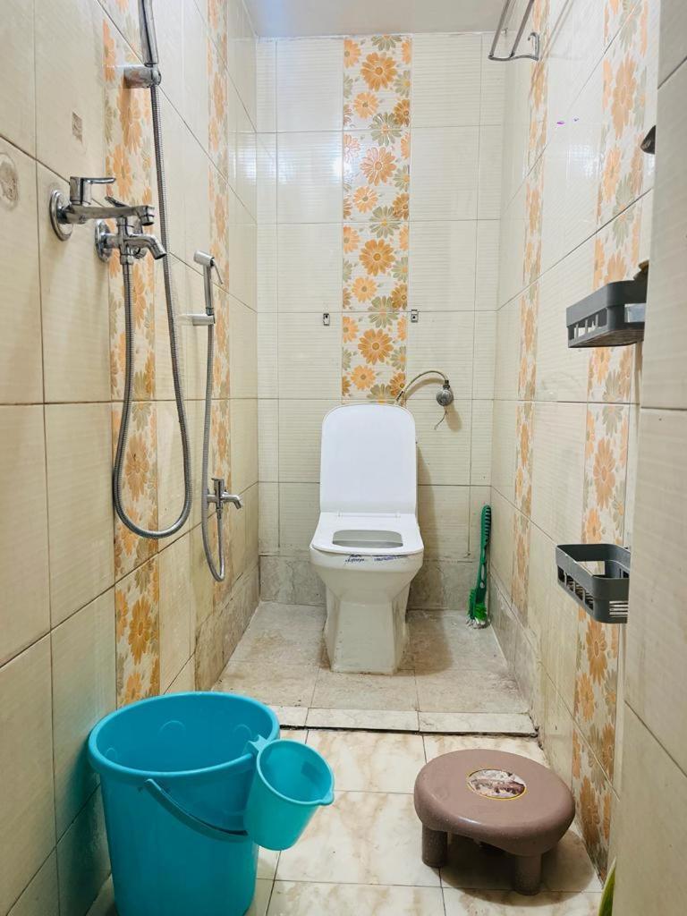 Saroja Paying Guest House Варанаси Экстерьер фото